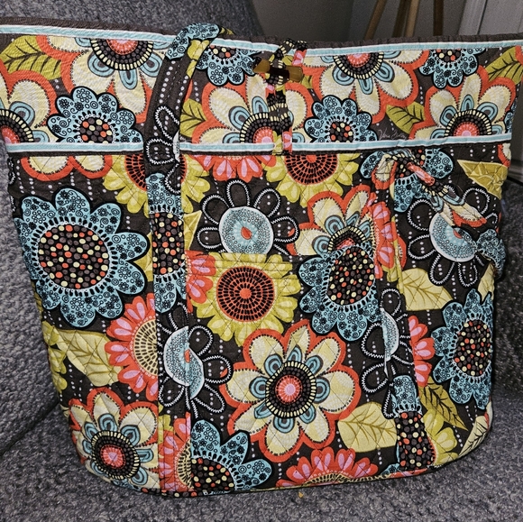 Large Vera Bradley Tote - Picture 4 of 9